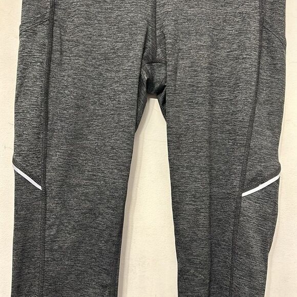 Xersion black gray mid rise high compression capri athletic pants Size M New - Picture 3 of 11